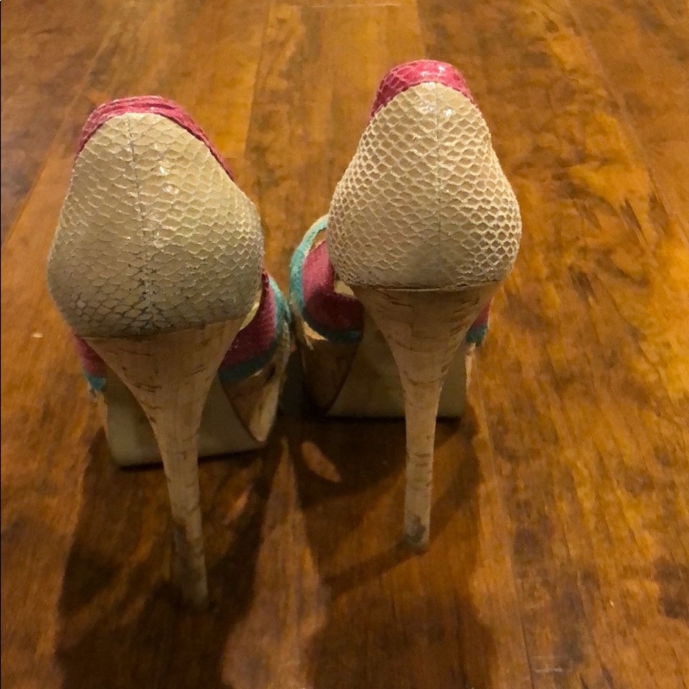 Heels/platforms - Picture 3 of 5